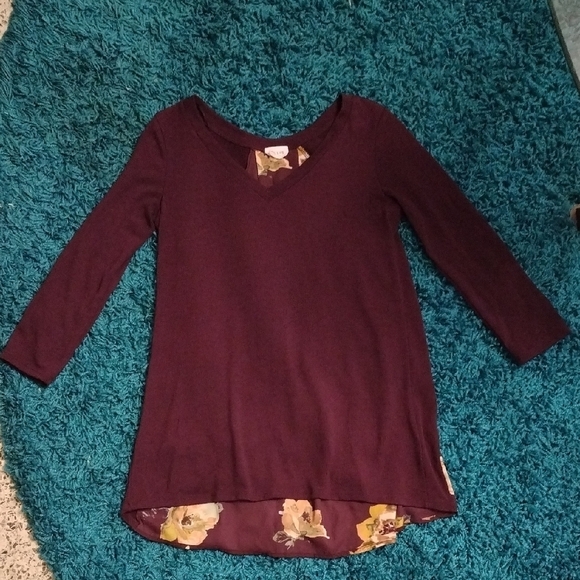 Le Lis Deep Burgundy Top with Rounded Neckline and 3/4 Sleeves - Picture 1 of 8